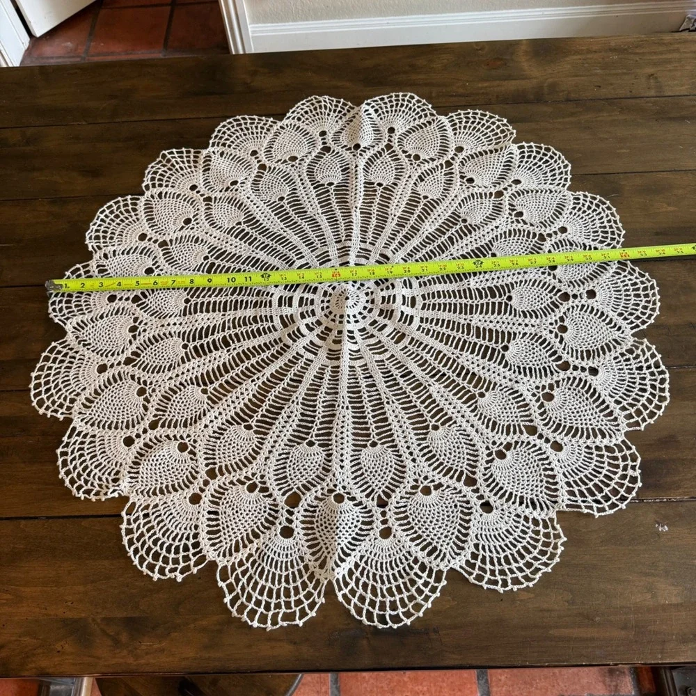 Vintage Hand Crochet Large Round‎ Pineapple Lace Doily Cream Off White 35 Inch